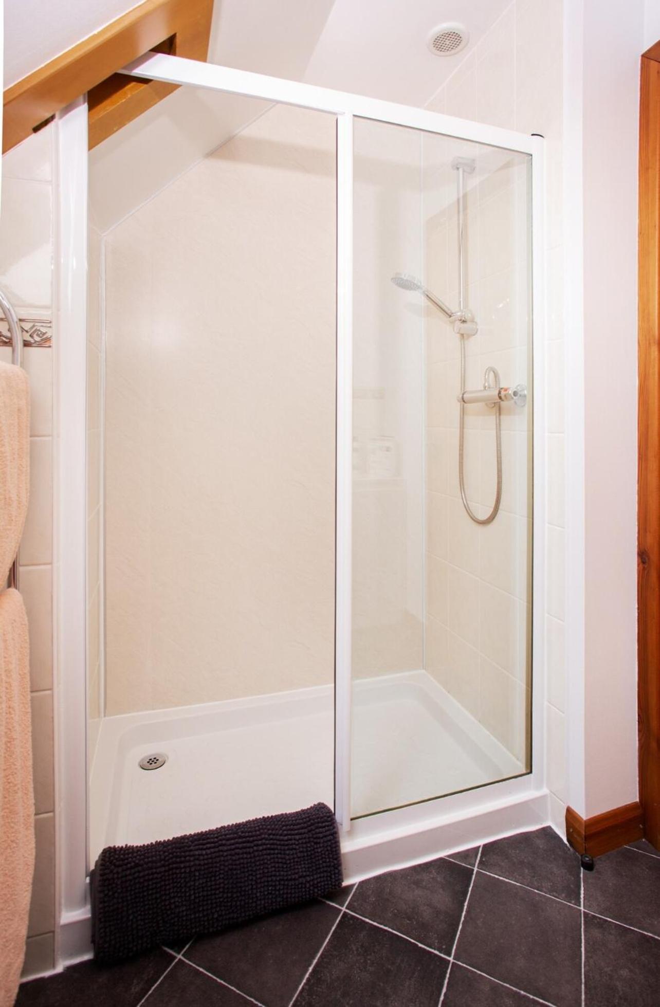 אלנס Beechwood Lodge Guesthouse מראה חיצוני תמונה